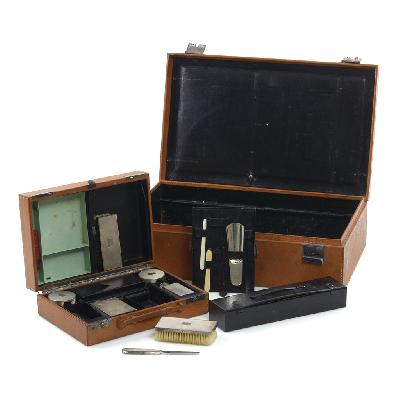 S.T. Dupont. Maletín para caballero con estuche de vanidad.