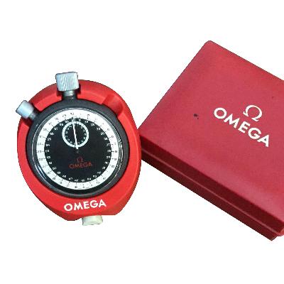 Cronógrafo Omega MG 6456 en acero negro