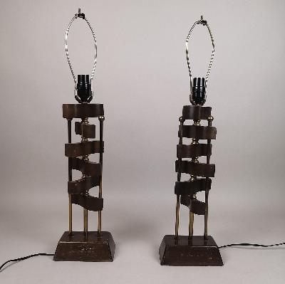 __CAMBIO DE FOTO__Par de lámparas de mesa en madera de caoba y latón