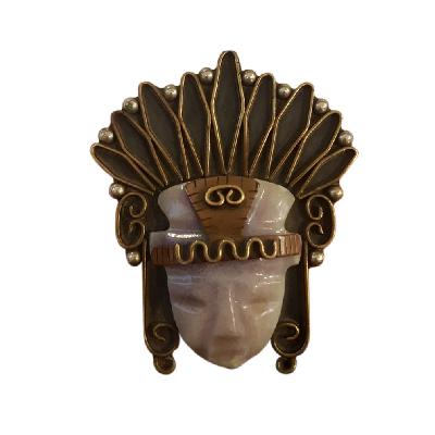 Dije estilo Prehispánico de metales casados con piedra tallada de cuarzo