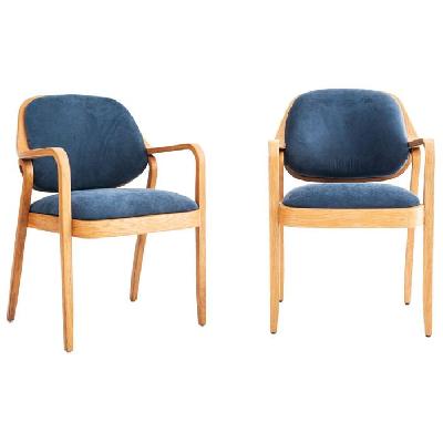 Don Pettit para Knoll Internacional de México. Sillón en madera moldeada de encino (P/PAR)