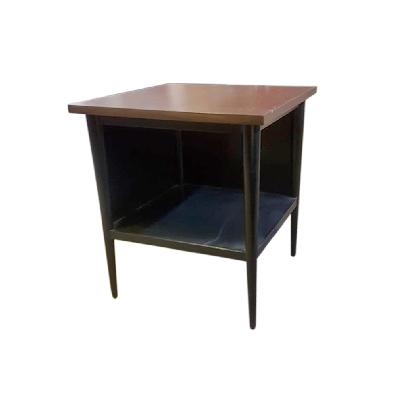 Mesa esquinera de madera laqueada color negro