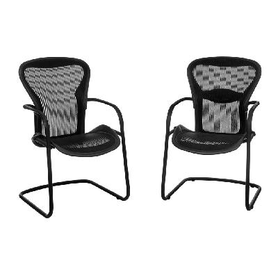 Don Chadwick y Bill Stumpf para Herman Miller. Par de sillones ejecutivos Aeron (P/PAR)