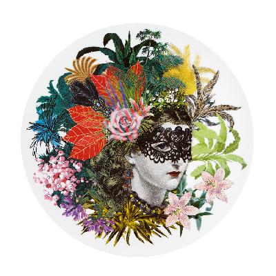 Plato de presentación Mamzelle Scarlet Love Who You Want. Diseño de Christian Lacroix