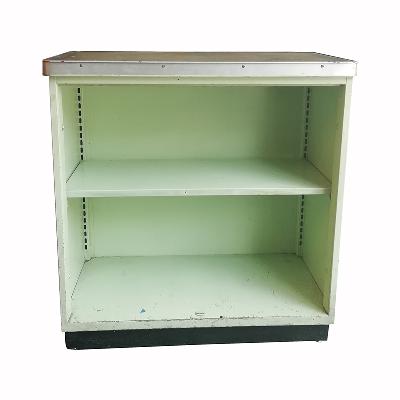 Cómoda industrial en acero laqueado color verde pistache