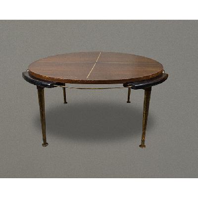 Mesa de centro redonda estilo Danés en madera de nogal y latón con vivos laqueado color negro