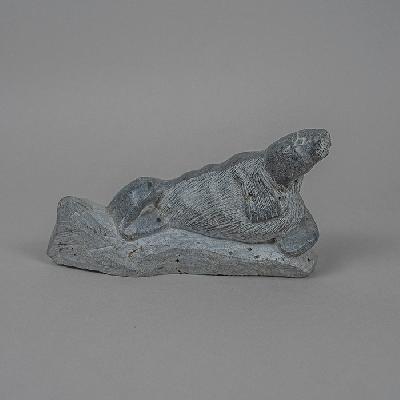 Foca. Escultura Inuit en serpentina