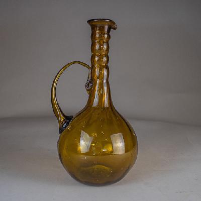 Jarra en vidrio soplado color ámbar