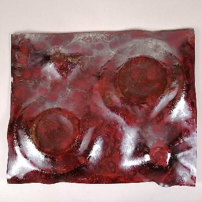 Escultura de pared granate 