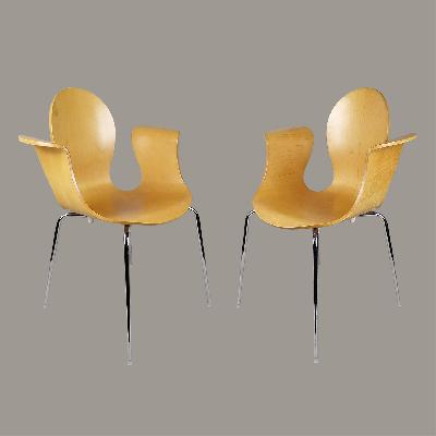 Ross Lovegrove para Fasem. Par de sillas Crop en madera enchapada y metal cromado (P/PAR)