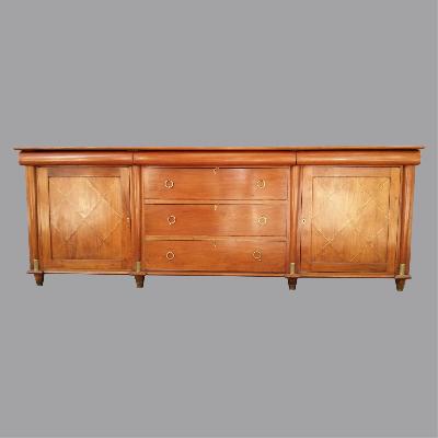 Credenza en madera de cedro rojo.