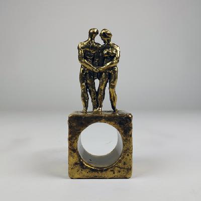 Pal Kepenyes. Pareja con manos tomadas. Escultura de bronce
