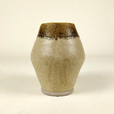 Florero en cerámica de alta temperatura color beige y café
