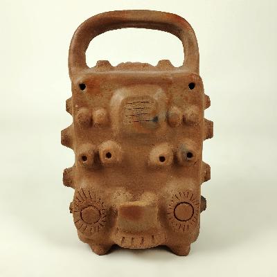 Cisco Jiménez. Radiograbadora en cerámica de Cuentepec