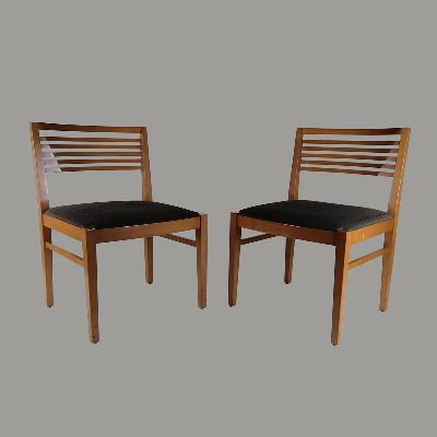 Joseph Ricchio para Knoll Studio. Par de sillas Ricchio en madera de haya sin brazo (P/PAR)
