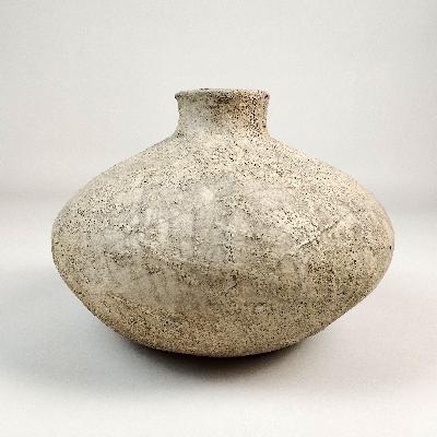 María Teresa Espriu. Vasija de cerámica de alta temperatura color beige