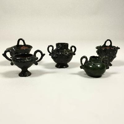 Juego de 5 jarritos en barro verde de Santa José de Gracia