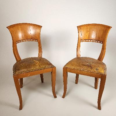 Angelo Donghia. Par de sillas en madera de encino con asientos de piel (P/T)